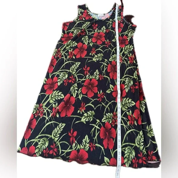 La Fete USA woman’s sleeveless black dress red flowers green Size Grande - Picture 3 of 8